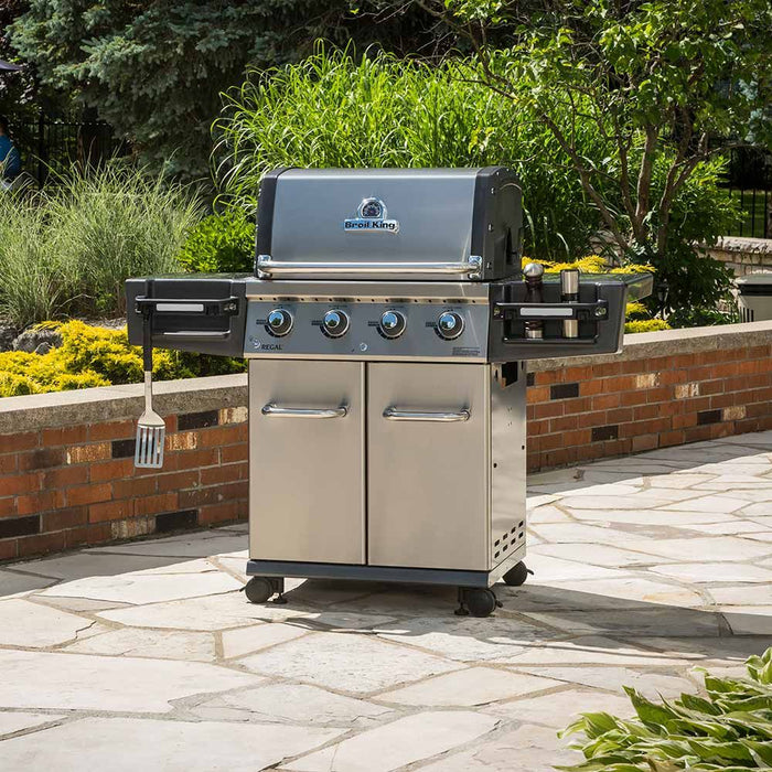 Broil King Regal S 420 Pro 4-Burner Freestanding Grill